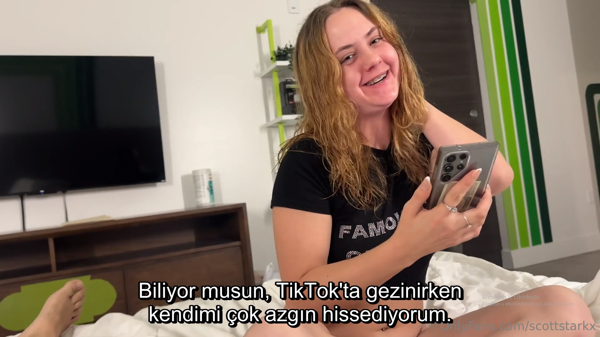 AMI YANAN ÇİRKİN KIZ SİKİLMEK İÇİN YALVARIYOR